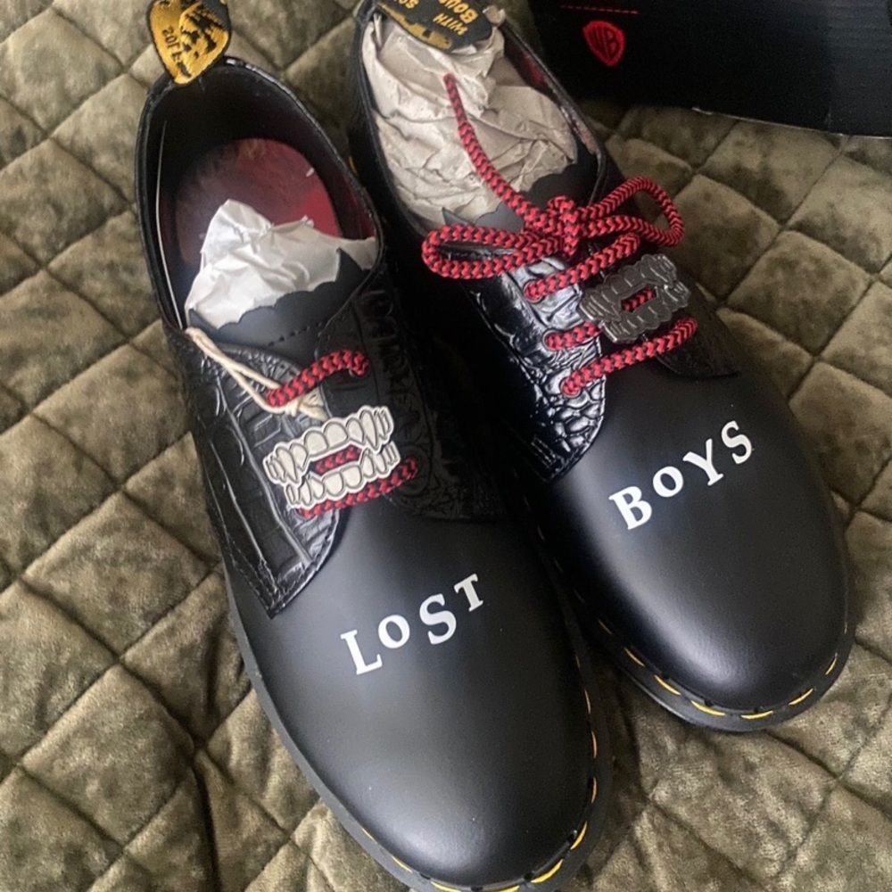 Dr.Martens 1461 The Lost Boys Oxfords Warner Bros Size 9 in Women’s